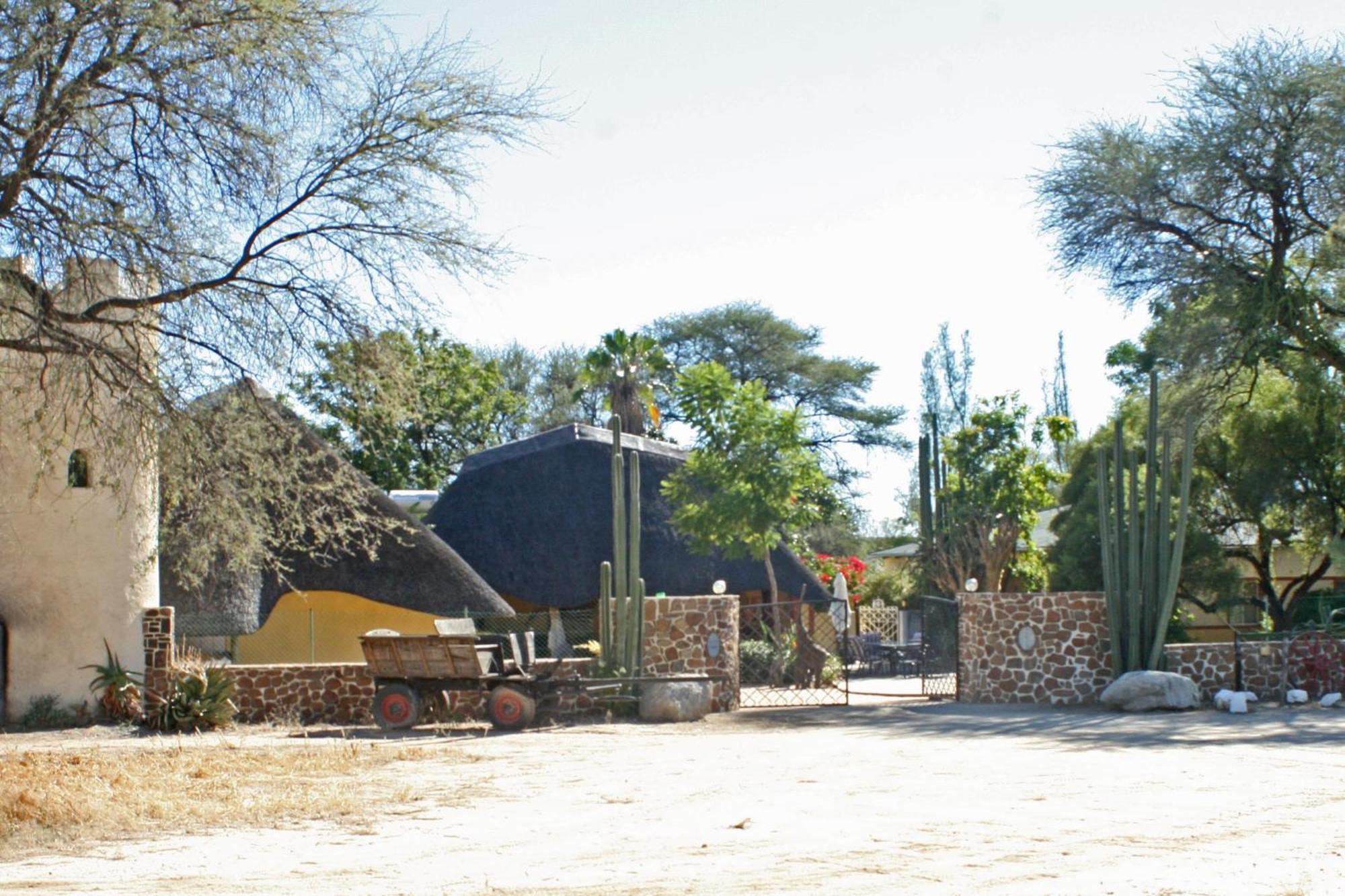 Otjohotozu Guestfarm Hotell Omaruru Exteriör bild