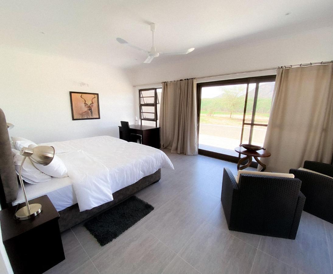 Otjohotozu Guestfarm Hotell Omaruru Exteriör bild